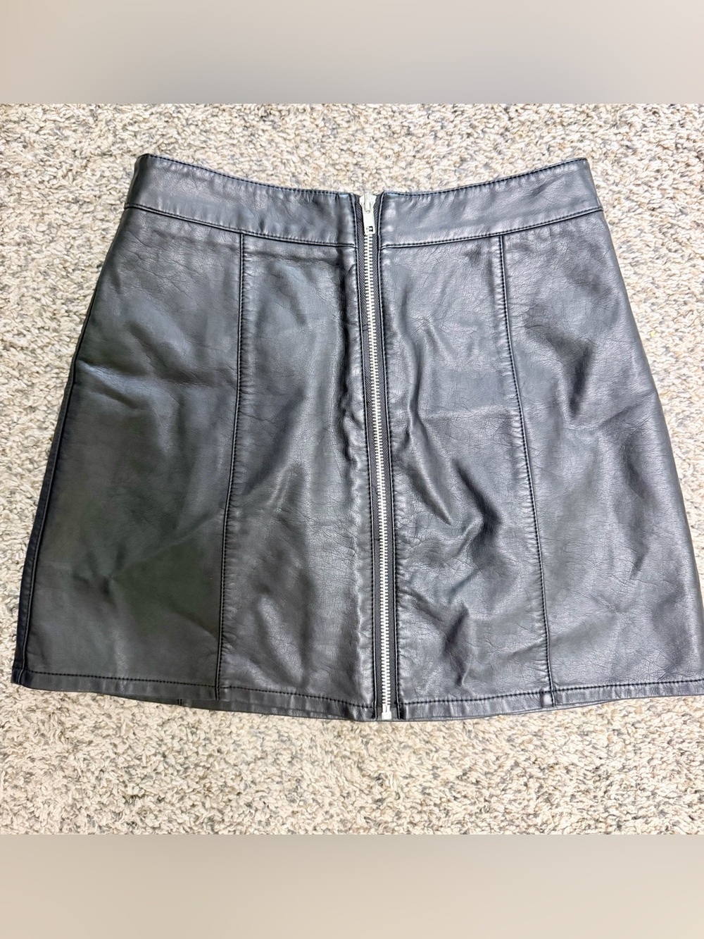Forever 21 - Black Faux Leather Front/Back Zip Mini Skirt - S - Bundle & Save 💸